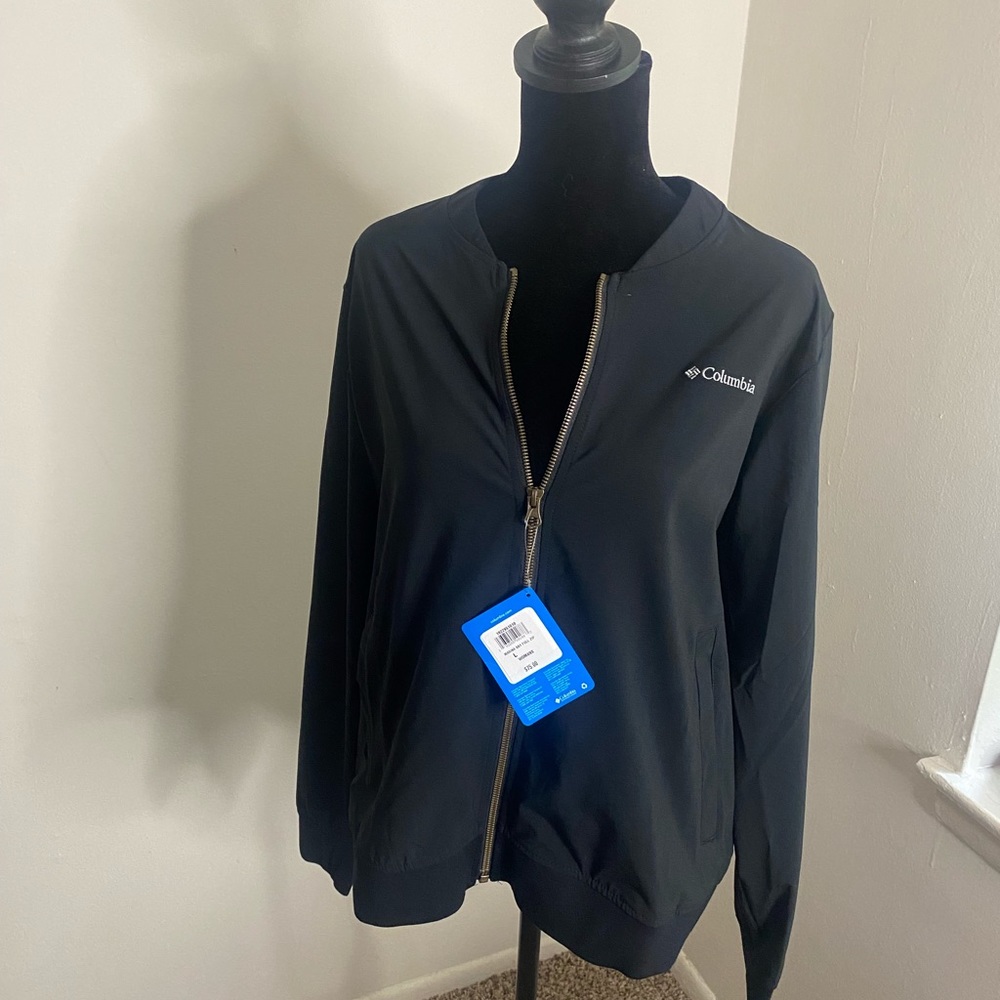 Large Black Columbia Windbreaker